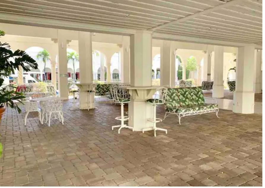 Romantic Studio In The Heart Of Palm Beach - Free Valet Service ภายนอก รูปภาพ