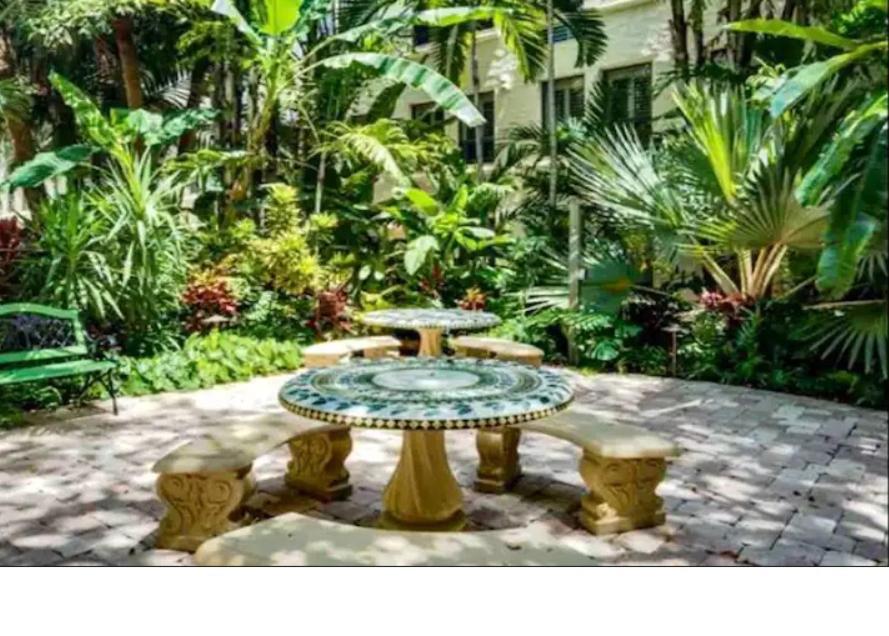 Romantic Studio In The Heart Of Palm Beach - Free Valet Service ภายนอก รูปภาพ
